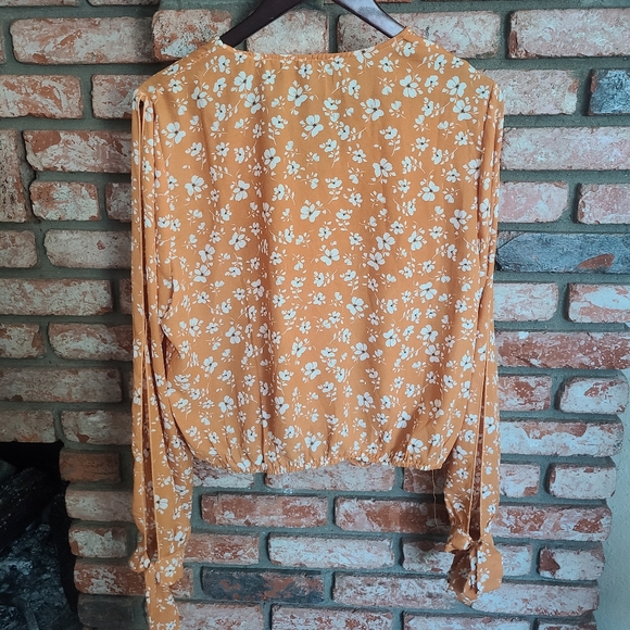 Orange floral spring blouse charlotte russe - Picture 3 of 4